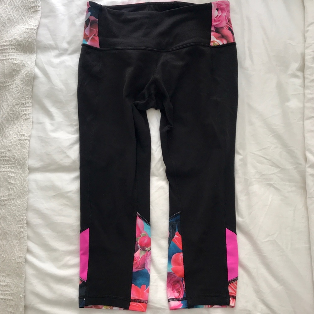 Lululemon Wunder Under crop leggings